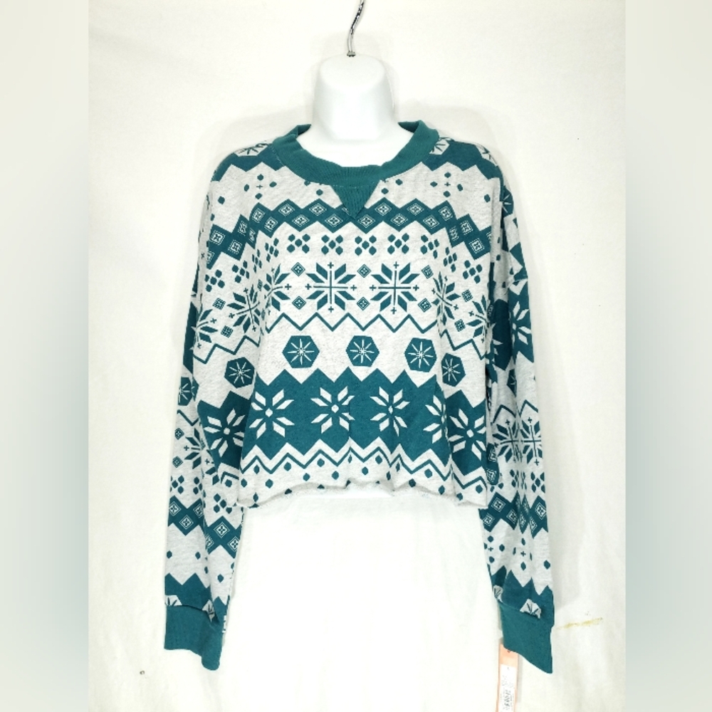 NWT Colsie cropped top, long sleeve shirt